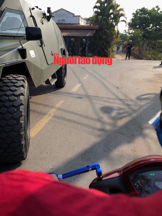 Bố ráp bắt kẻ nổ súng khiến 5 người chết ở Củ Chi: nam thanh niên đi cùng ra đầu thú - Ảnh 3. Bố ráp bắt kẻ nổ súng khiến 5 người chết ở Củ Chi: nam thanh niên đi cùng ra đầu thú - Ảnh 3.