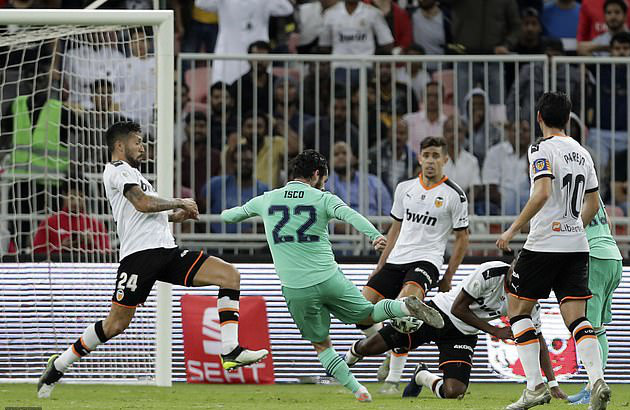 Real Madrid đánh úp Valencia, giành vé vào chung kết Siêu cúp - Ảnh 7.