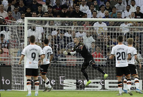 Real Madrid đánh úp Valencia, giành vé vào chung kết Siêu cúp - Ảnh 5.