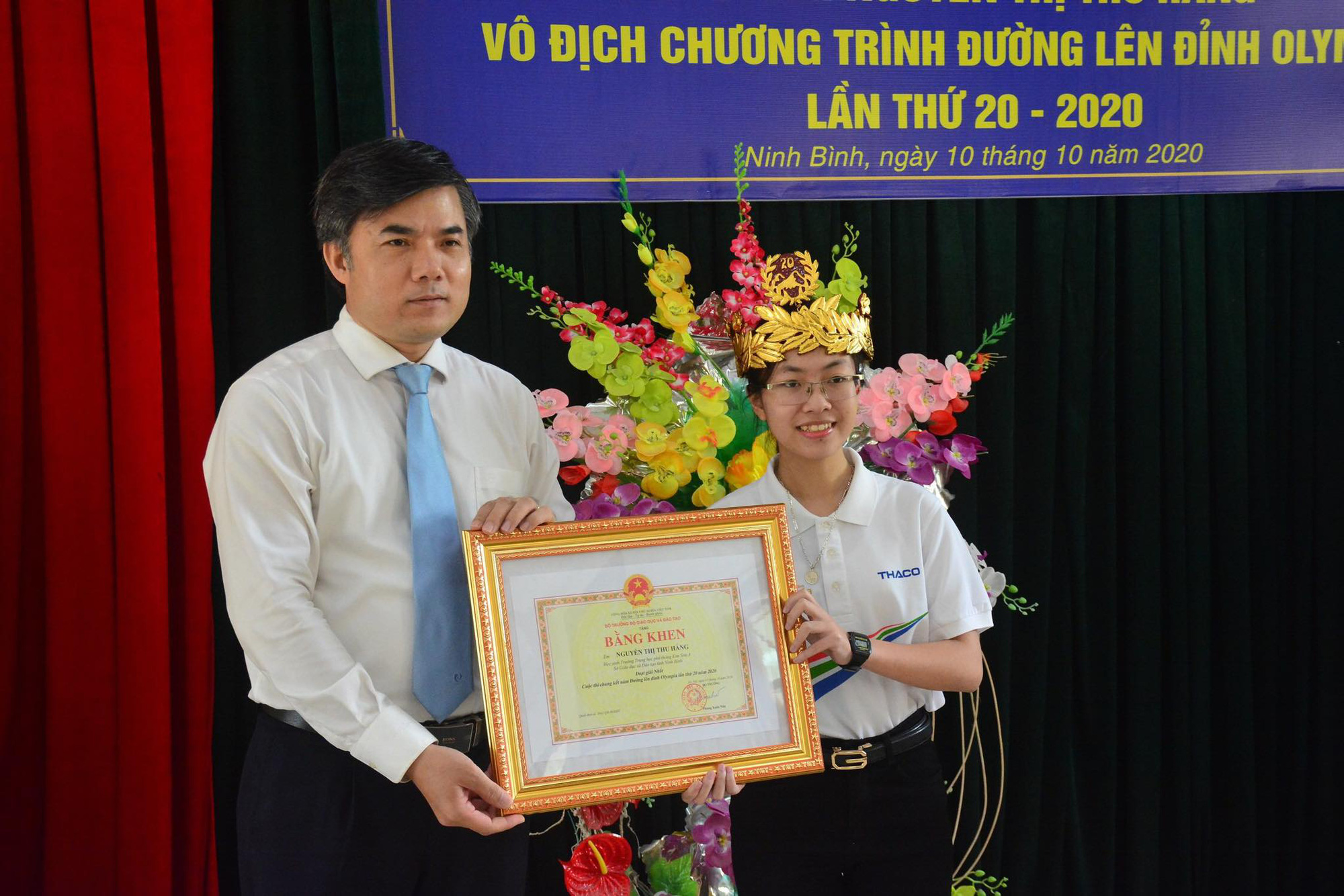 Quan Quan Ä'Æ°á»ng Len Ä'á»‰nh Olympia 2020 Nháº­n Báº±ng Khen Cá»§a Bá»™ TrÆ°á»Ÿng Bá»™ Gd Ä't Bao NgÆ°á»i Lao Ä'á»™ng
