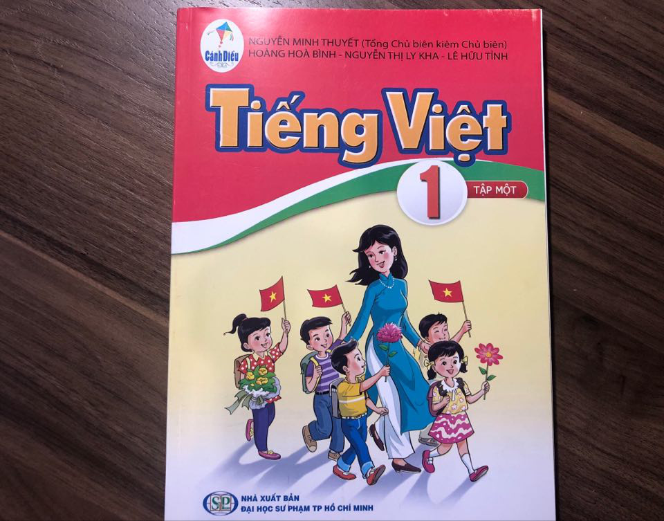 Why did the authors of the Vietnamese textbook 1 not accept the opinion of the Evaluation Council?  Photo 1.