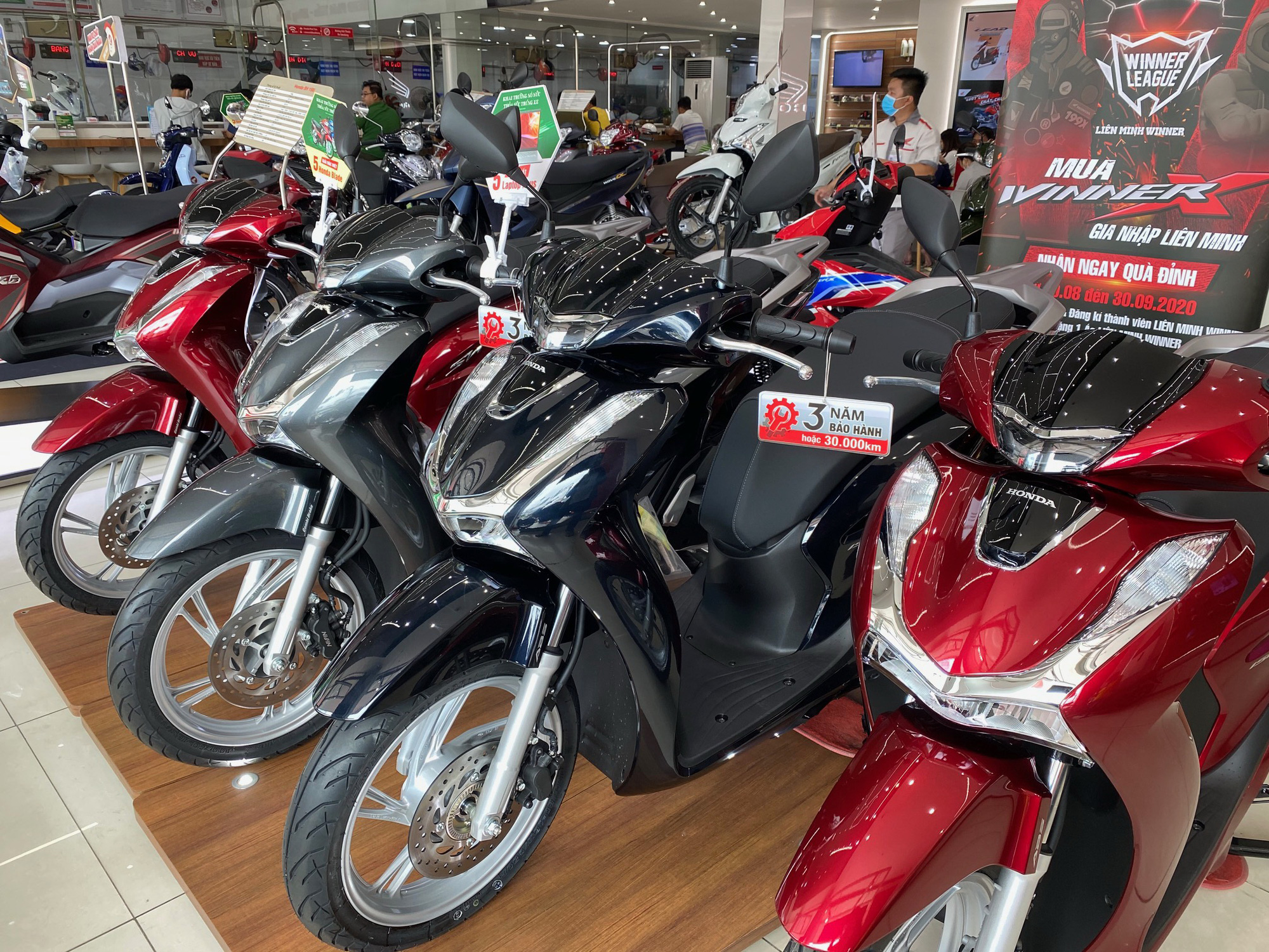 Loạt xe máy Honda tăng giá tại Việt Nam