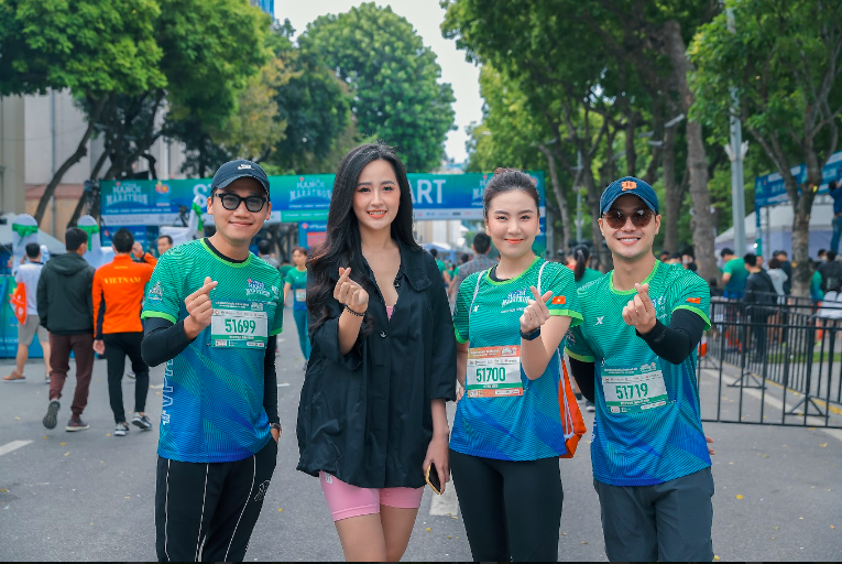 Diễn viên Xuân Nghị, Thanh Sơn lần đầu chạy thi cùng hot girl thời tiết Mai Ngọc của VTV - Ảnh 6.