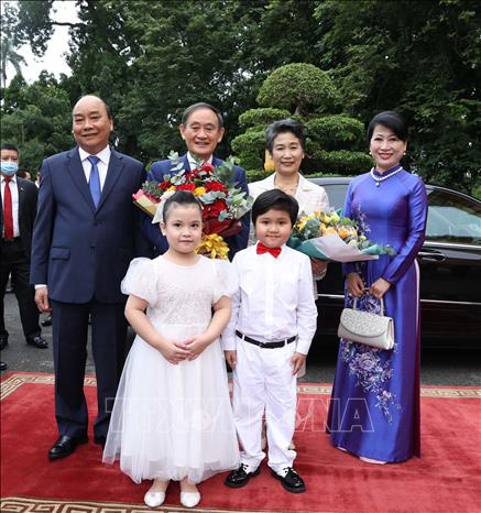 Thủ tướng Nguyễn Xuân Phúc chủ trì lễ đón Thủ tướng Nhật Bản - Ảnh 4.