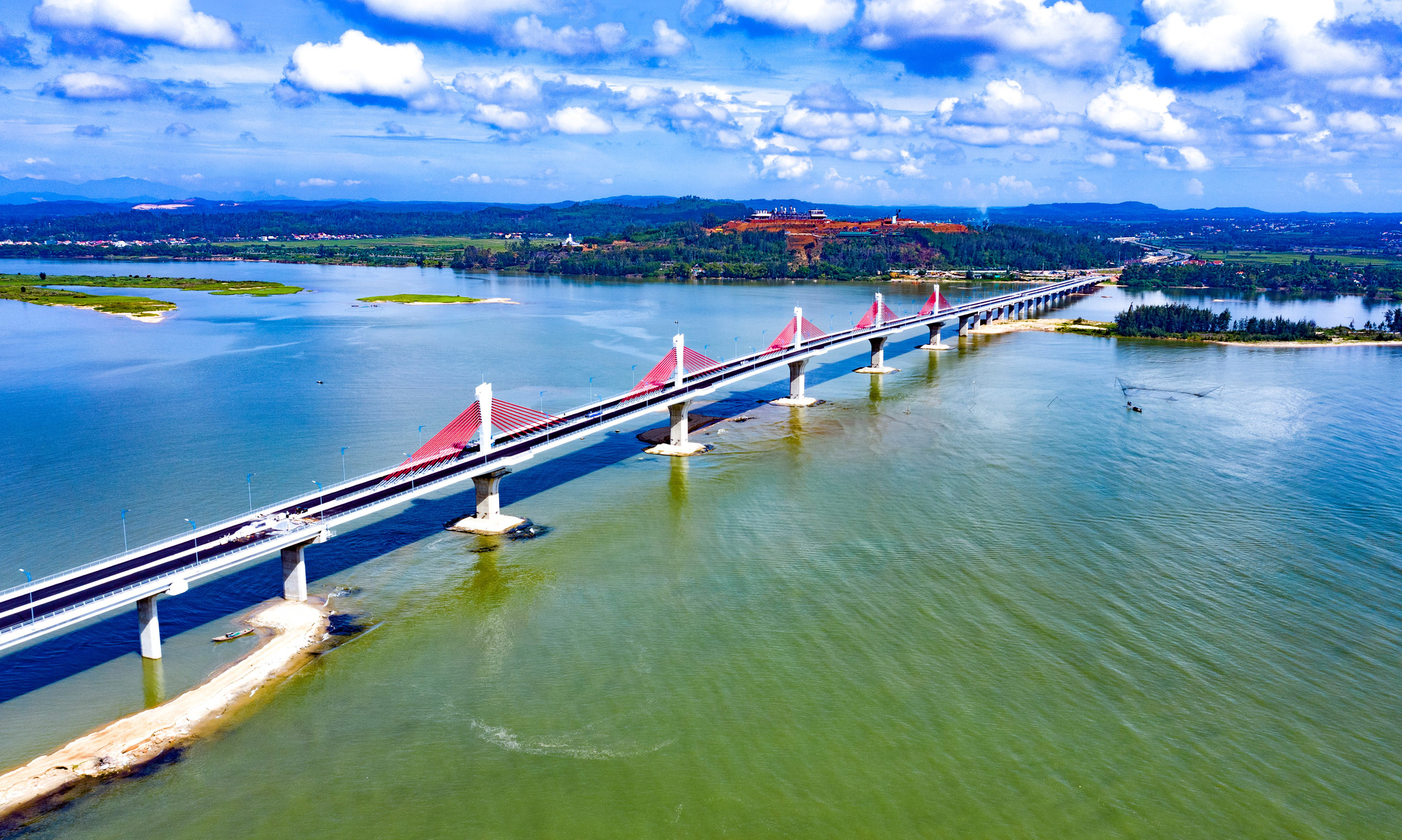 Cây cầu lớn nhất tỉnh Quảng Ngãi được thông xe - Báo Người lao động