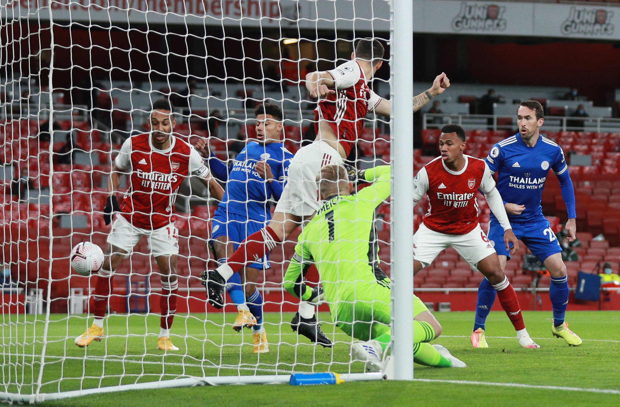 Super reserve Vardy scored for Leicester, Arsenal lost pain at Emirates - Photo 2.