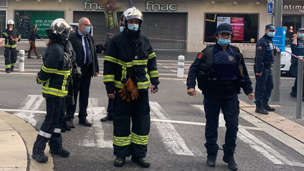 France shook with new attack, beheading - Photo 2.