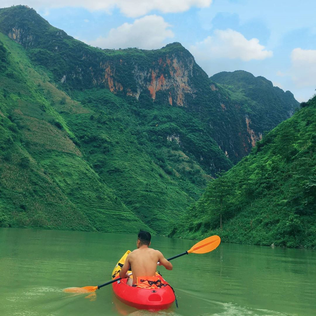 Đến Hà Giang nhất định phải chèo thuyền kayak sông Nho Quế - Ảnh 2.