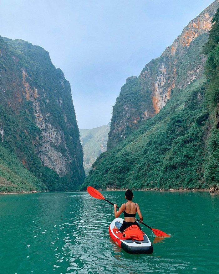 Đến Hà Giang nhất định phải chèo thuyền kayak sông Nho Quế - Ảnh 3.