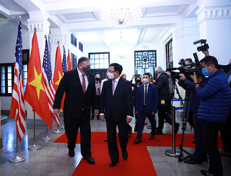 The Deputy Prime Minister and Minister of Foreign Affairs, Pham Binh Minh, talks with the Secretary of State of the United States, Mike Pompeo - Photo 3.