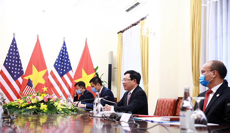 The Deputy Prime Minister and Minister of Foreign Affairs, Pham Binh Minh, talks with the Secretary of State of the United States, Mike Pompeo - Photo 10.