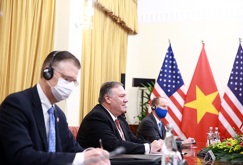 The Deputy Prime Minister and Minister of Foreign Affairs, Pham Binh Minh, talks with the Secretary of State of the United States, Mike Pompeo - Photo 11.