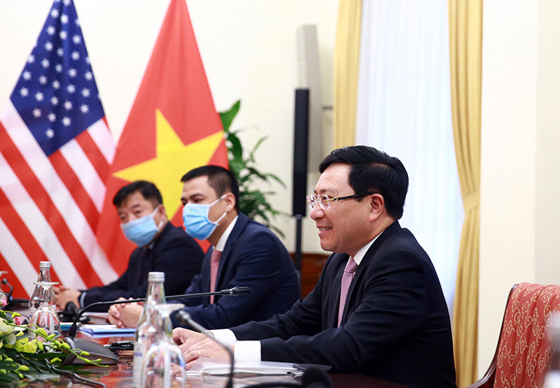 The Deputy Prime Minister and Minister of Foreign Affairs, Pham Binh Minh, talks with the Secretary of State of the United States, Mike Pompeo - Photo 12.