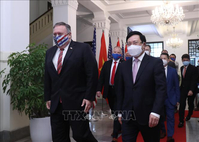 The Deputy Prime Minister and Minister of Foreign Affairs, Pham Binh Minh, talks with the Secretary of State of the United States, Mike Pompeo - Photo 2.