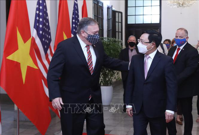 The Deputy Prime Minister and Minister of Foreign Affairs, Pham Binh Minh, talks with the Secretary of State of the United States, Mike Pompeo - Photo 4.