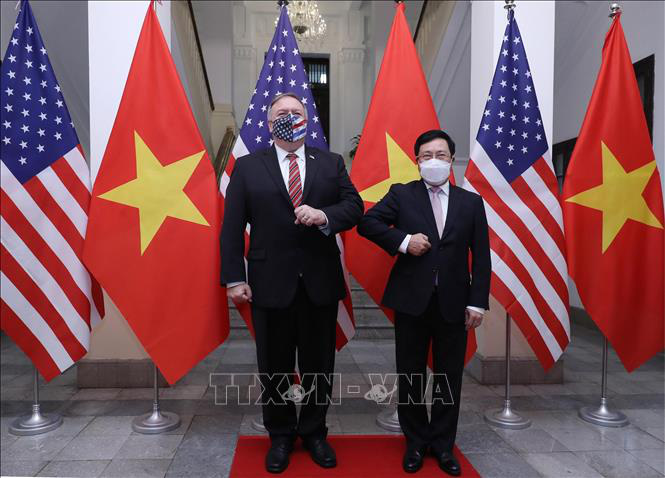 The Deputy Prime Minister and Minister of Foreign Affairs, Pham Binh Minh, talks with the Secretary of State of the United States, Mike Pompeo - Photo 6.