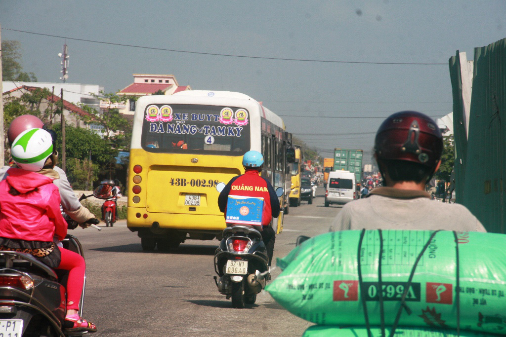 Quang Nam hopes Da Nang will not ban the bus doors to the city center - Photo 1.