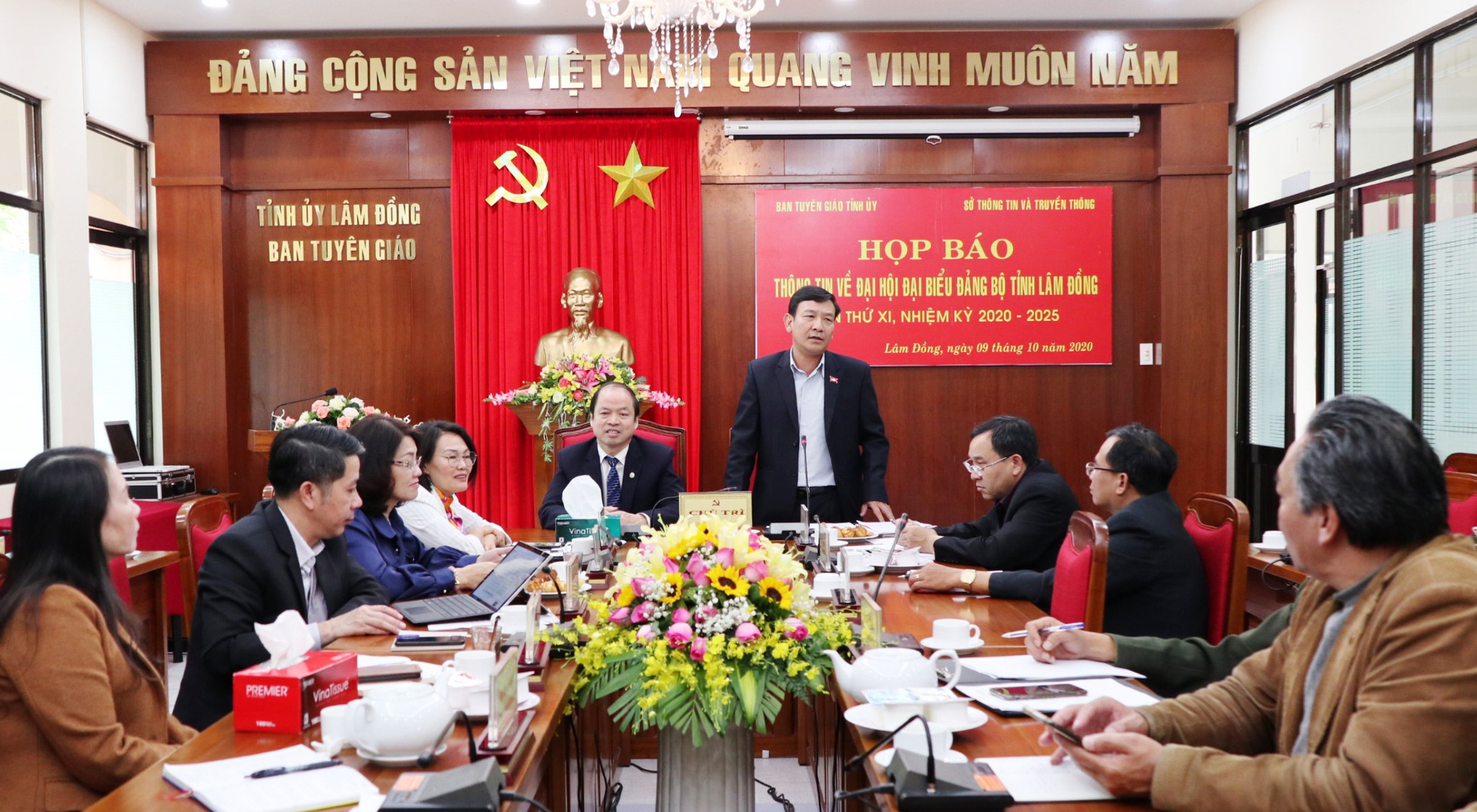 Quảng Ngãi không nhận hoa chúc mừng Đại hội đại biểu Đảng bộ tỉnh- Ảnh 3.