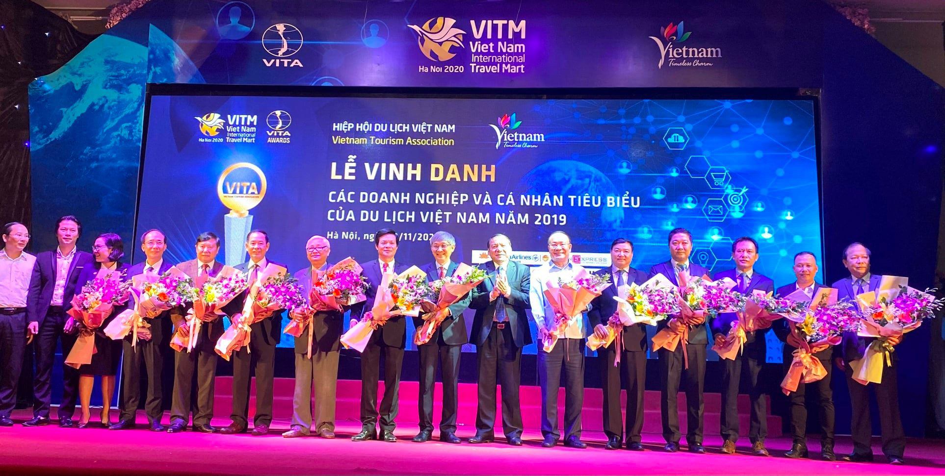 Vinh danh 284 doanh nghiệp và cá nhân tiêu biểu ngành du lịch