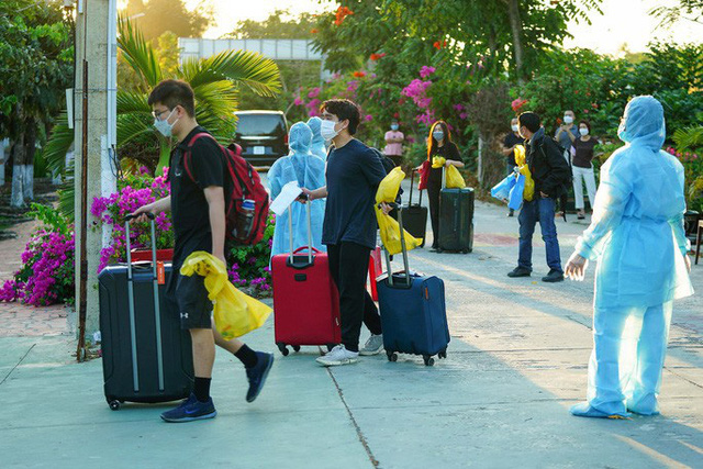 Reopen international flight: Enlarge the quarantine area for incoming people - Photo 1.