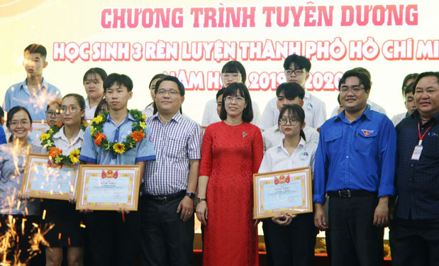 TP HCM tuyên dương 70 gương Học sinh 3 rèn luyện - Ảnh 1.