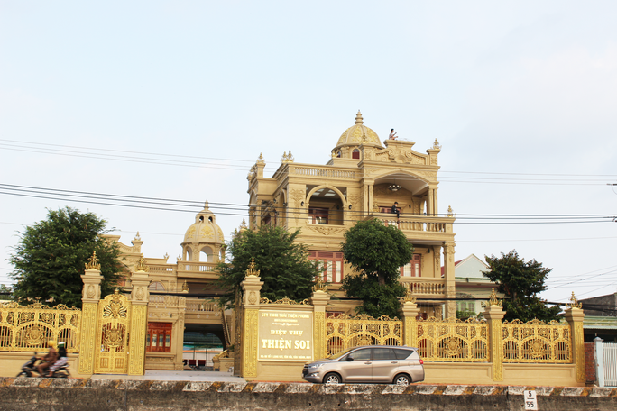 Capturing Thien Soi in custody, searching the golden villa in Ba Ria - Vung Tau - Photo 3.