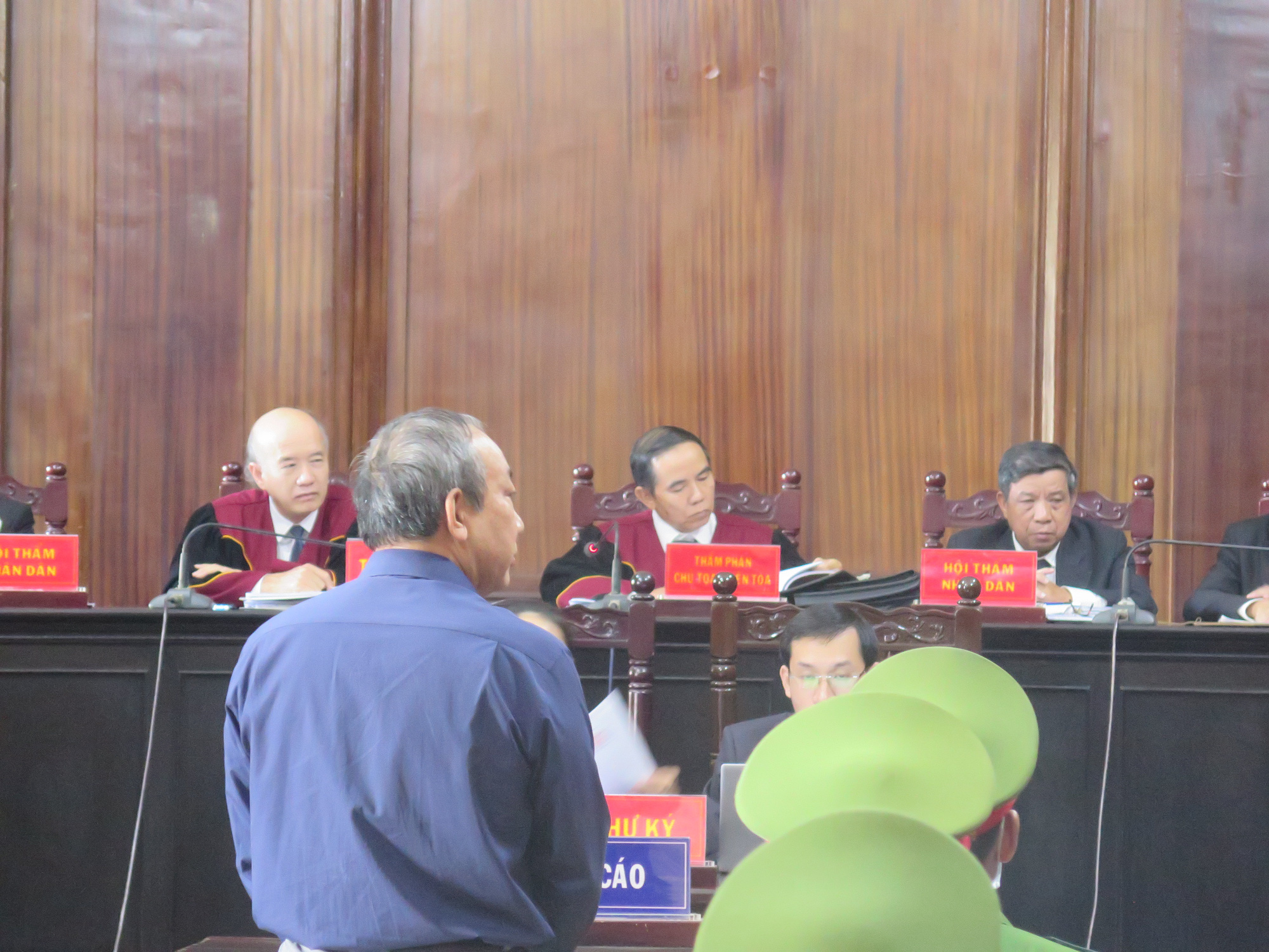 The trial of Mr. Dinh La Thang and his accomplices remained tense!  Photo 2.