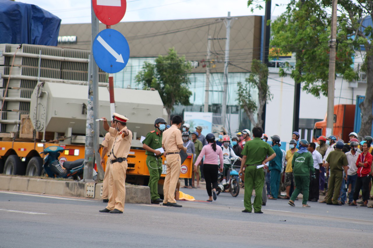 A student from Binh Thuan tragically died on the way to school - Photo 3.