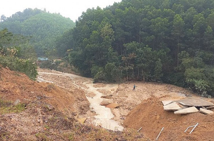 The 4.3 billion VND canal route unexpectedly broke 50 m in the dry season - Photo 2.