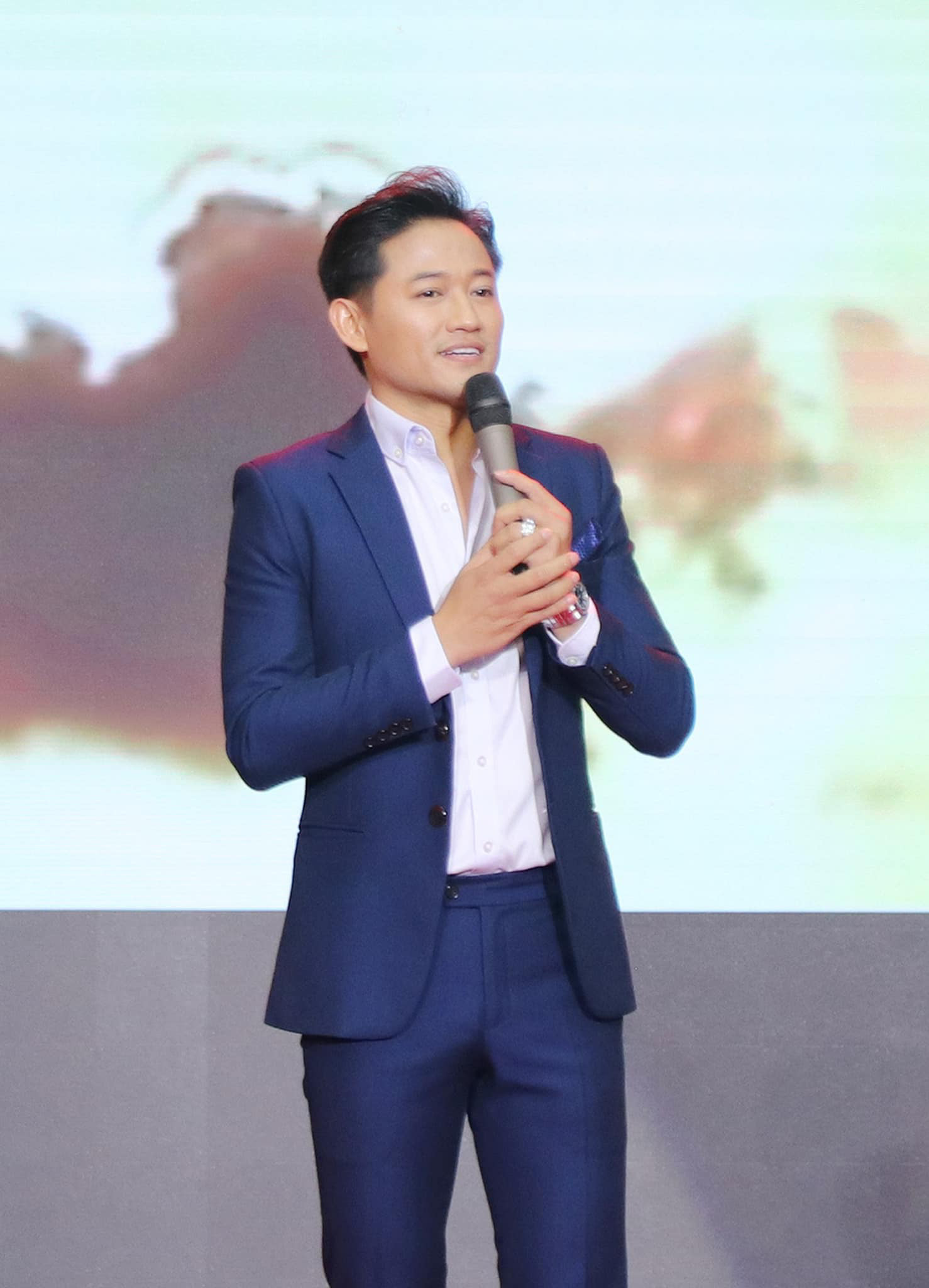 Actor Quy Binh is about to marry the wife of a businessman - Photo 1.