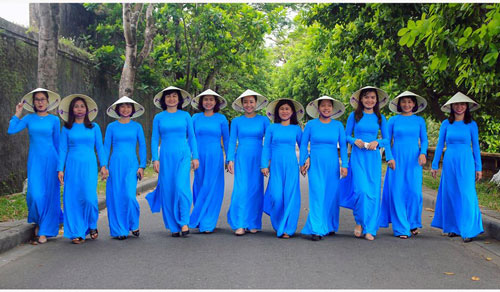 Thừa Thiên - Huế: Thi ảnh Nữ CNVC-LĐ với áo dài truyền thống - Ảnh 1.