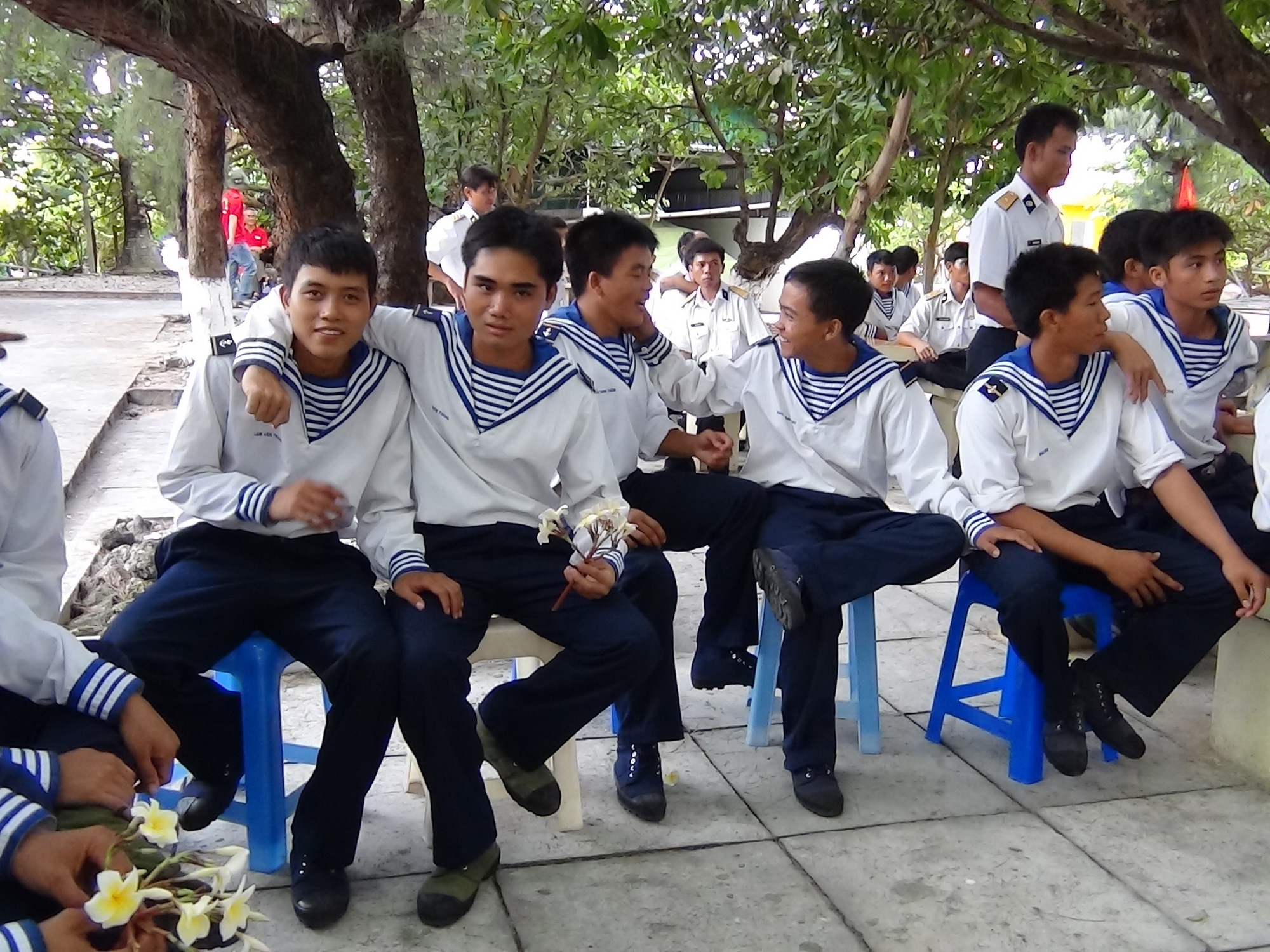 Tuổi xanh tình nguyện ở Trường Sa - Ảnh 1.