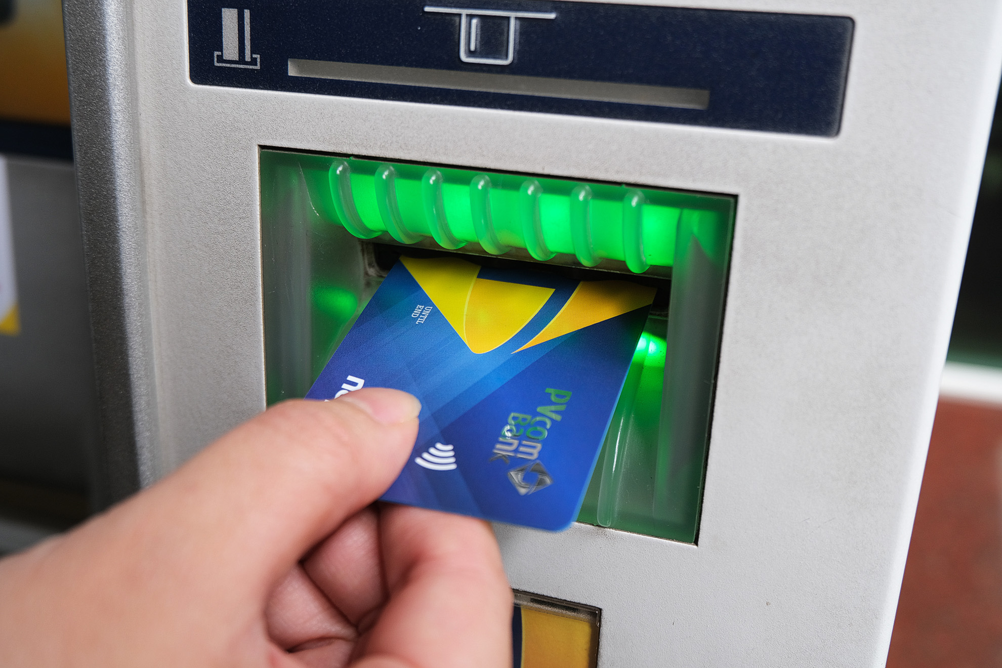 PVcomBank "chip hóa" thẻ ATM nội địa