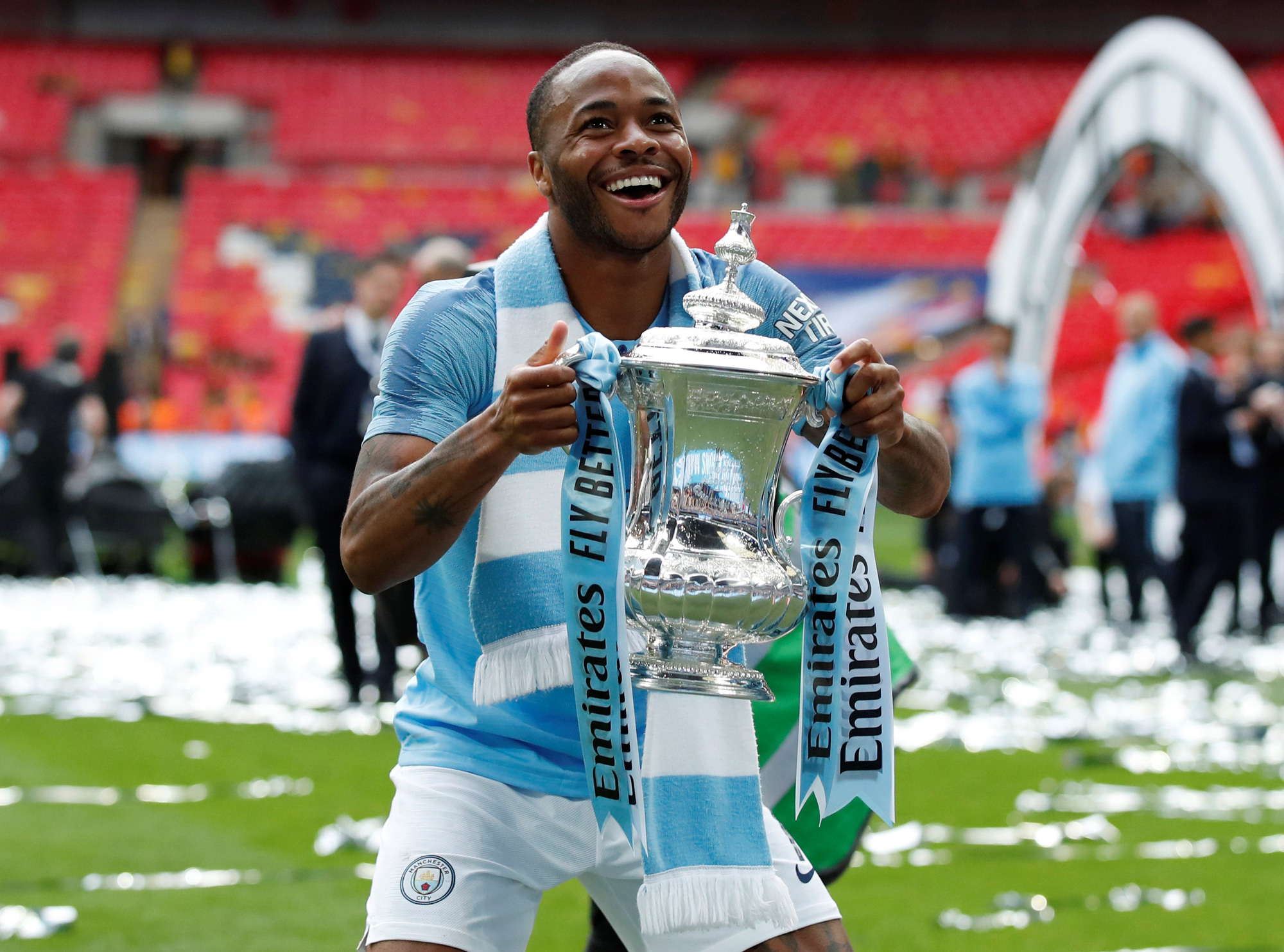 Sterling chờ gia nhập Chelsea, nhận lương cao nhất Stamford Bridge - Ảnh 4.