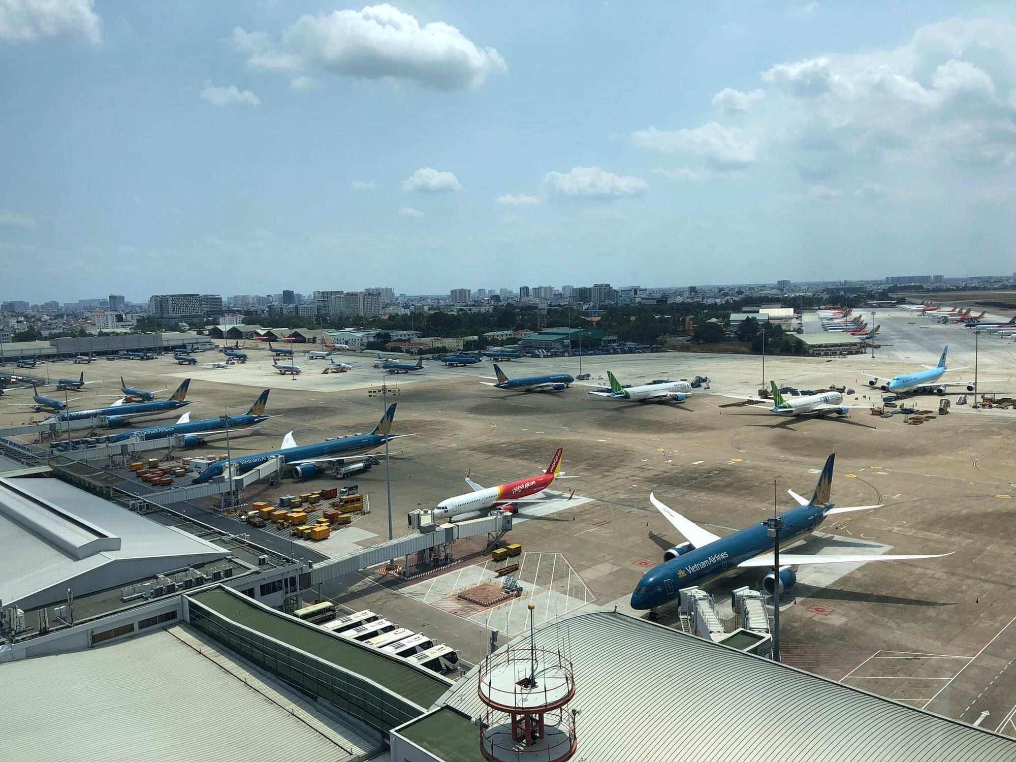 Giá vé máy bay tăng cao ảnh hưởng đến du lịch và người dân 2026 - Ảnh 3.