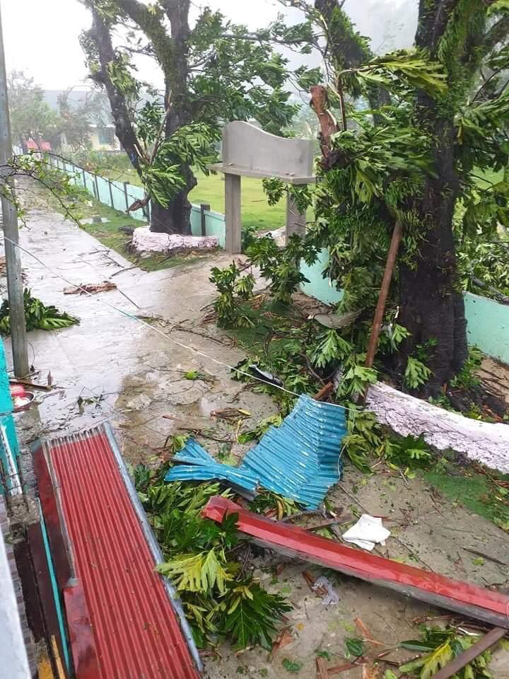 A strong storm hit the Philippines, tens of thousands of people ran and worried about Covid-19 - Photo 3.