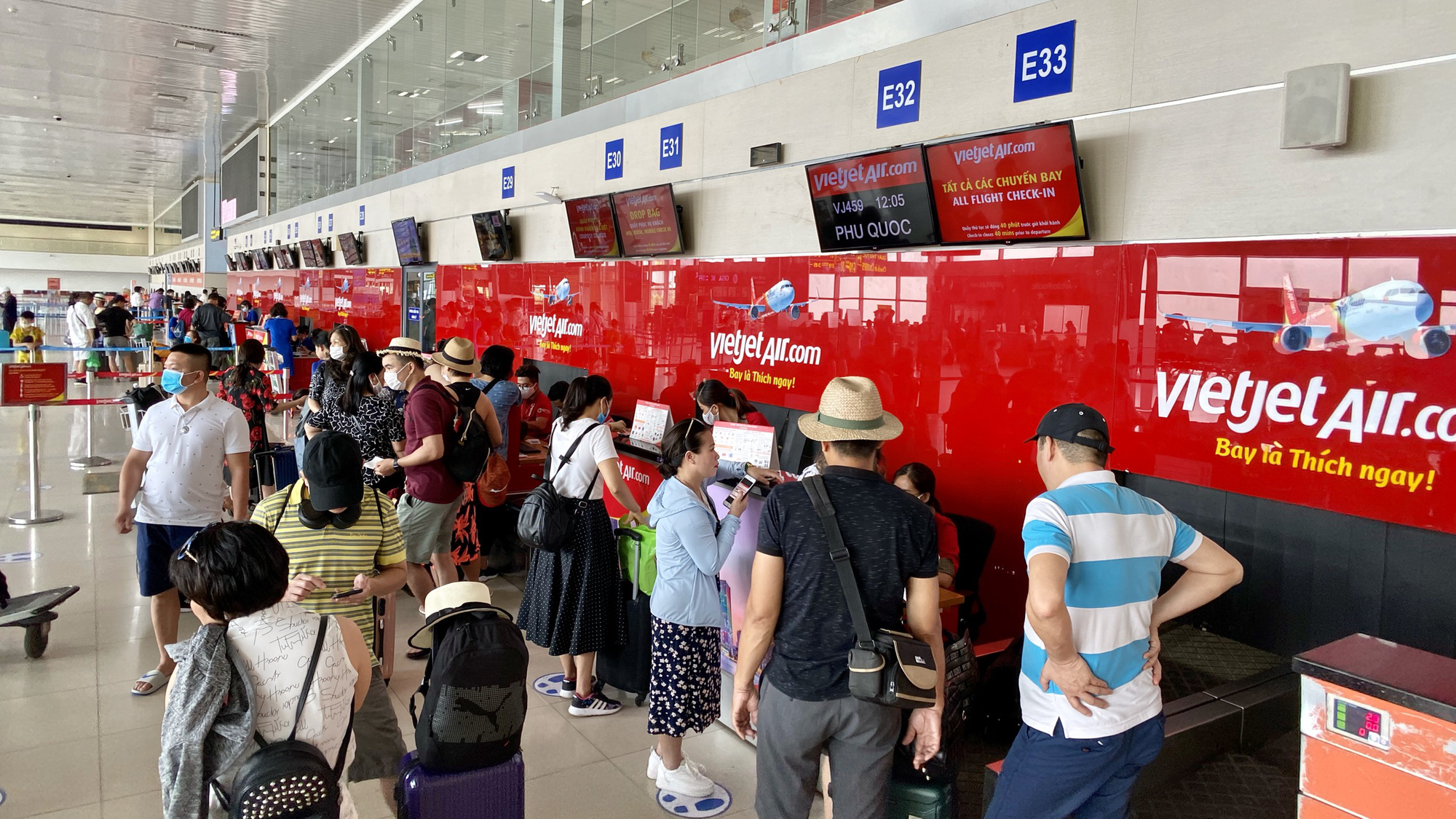 Thay đổi sảnh làm thủ tục tại sân bay Nội Bài - Báo Người lao động