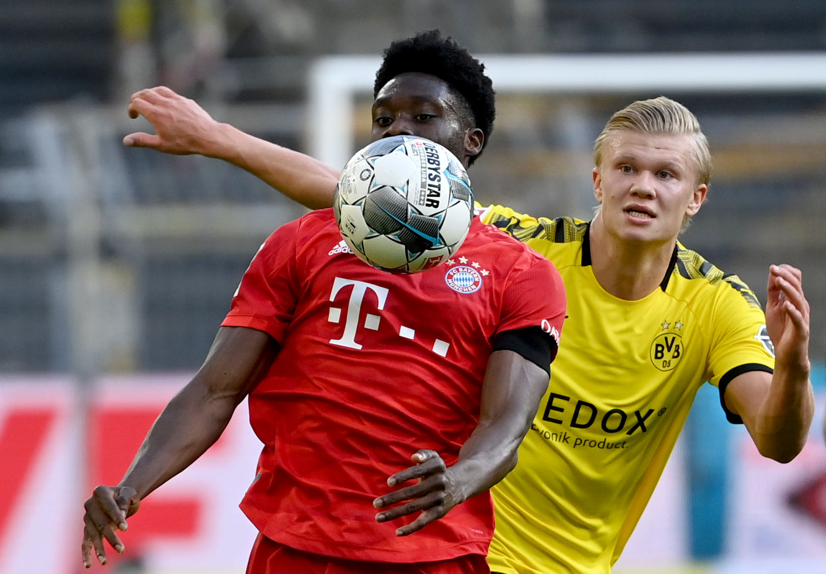 Chàng Trai Di Dân 19 Tuổi Thành Sao Bundesliga - Báo Người Lao Động