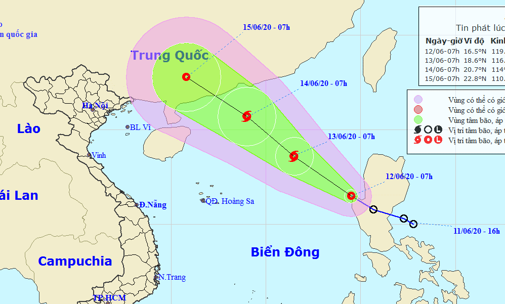 Áp thấp nhiệt đới vào Biển Đông, mạnh lên thành bão - Ảnh 1.