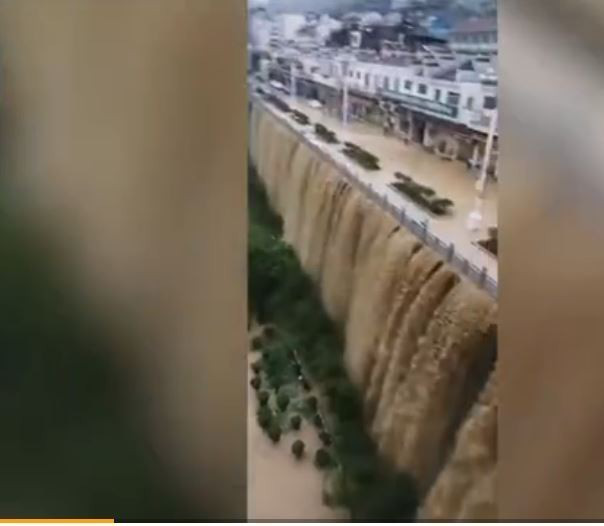 Trung Quốc: Lũ lụt lan rộng 26 tỉnh, đập Tam Hiệp gặp thử thách lớn nhất 17 năm - Ảnh 5.