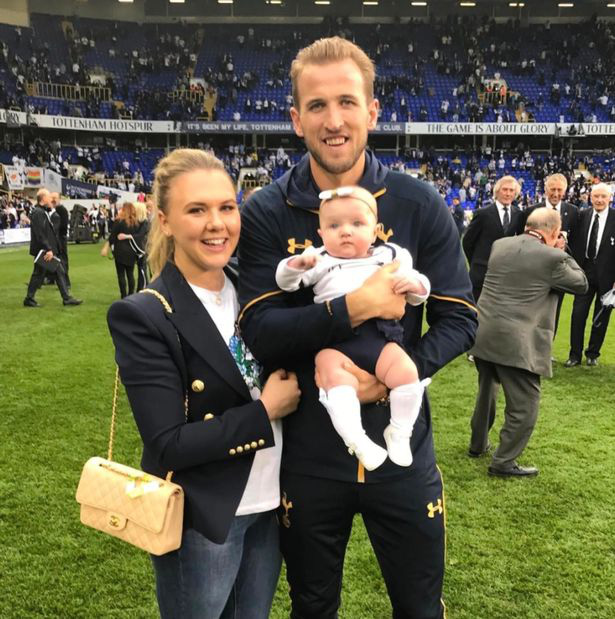 Ngôi sao Harry Kane  lập “hat-trick” với bà xã Katie - Ảnh 2.