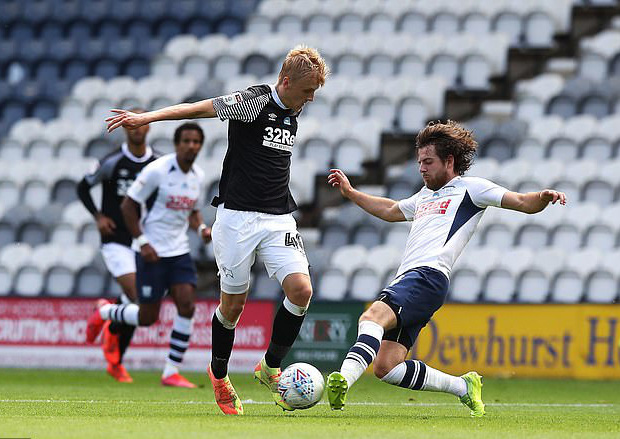 Wayne Rooney gây sốc bằng siêu phẩm, Derby County chờ suất thăng hạng - Ảnh 3.