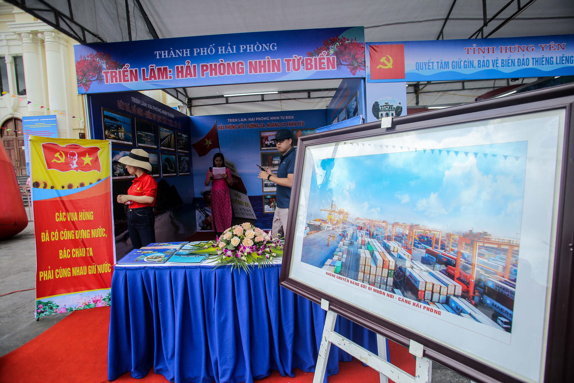 Trưng bày 300 bức ảnh về công cuộc xây dựng, bảo vệ chủ quyền biển, đảo Việt Nam - Ảnh 9.