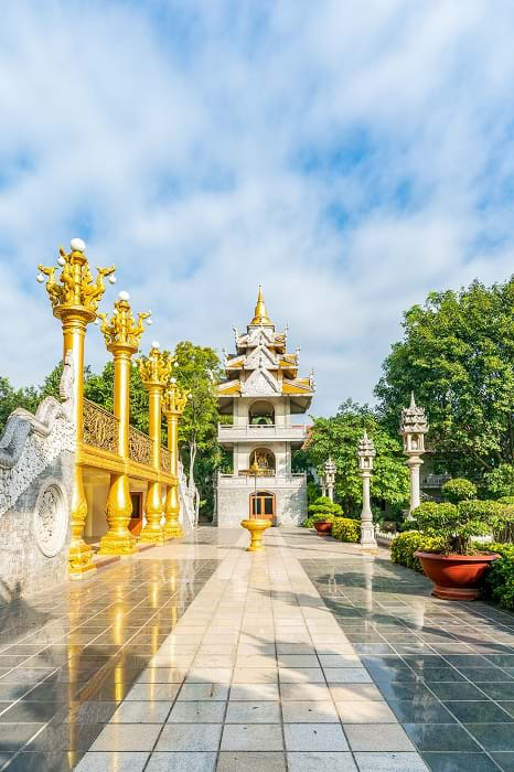 Nét kiến trúc theo phong cách Thái Lan của ngôi chùa trong Top đẹp nhất thế giới - Ảnh 17.