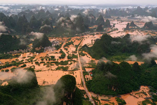 Lũ lên cao, Trung Quốc gồng mình hứng thêm đợt mưa lớn mới - Ảnh 1. Lũ lên cao, Trung Quốc gồng mình hứng thêm đợt mưa lớn mới - Ảnh 1.