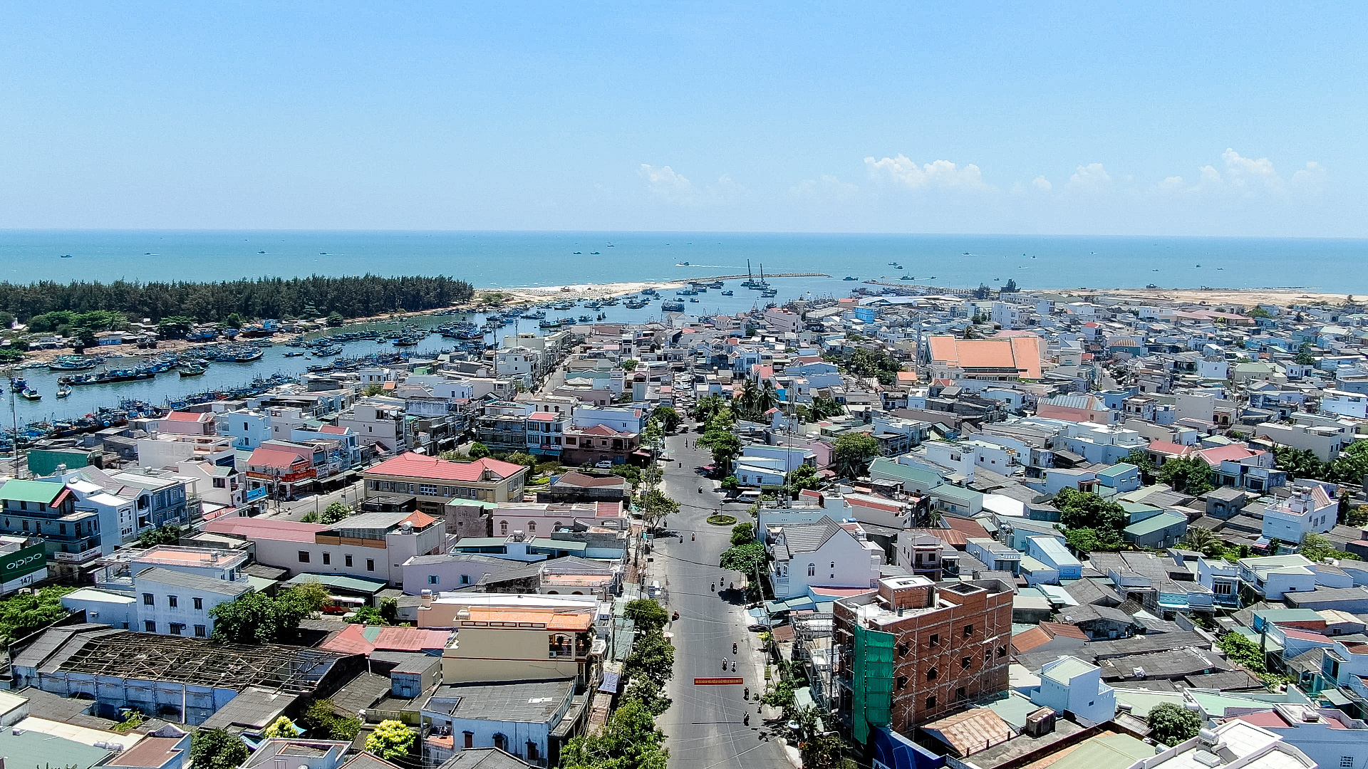 Đua nhau săn đất dự án biển, chờ đón sóng "thành phố" La Gi