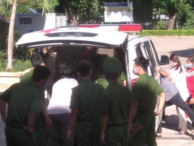 Về chăm mẹ ốm nặng, người đàn ông bị em ruột sát hại rồi uống thuốc tự tử - Ảnh 1.