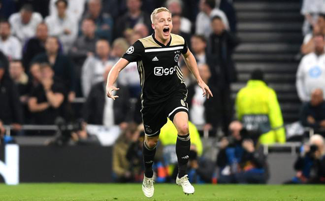 Man United nổ bom tấn Van de Beek, quyết giành siêu trung vệ Upamecano - Ảnh 3.