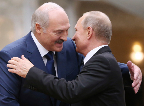Tổng thống Belarus đến Nga giữa lúc “dầu sôi lửa bỏng” - Ảnh 1.