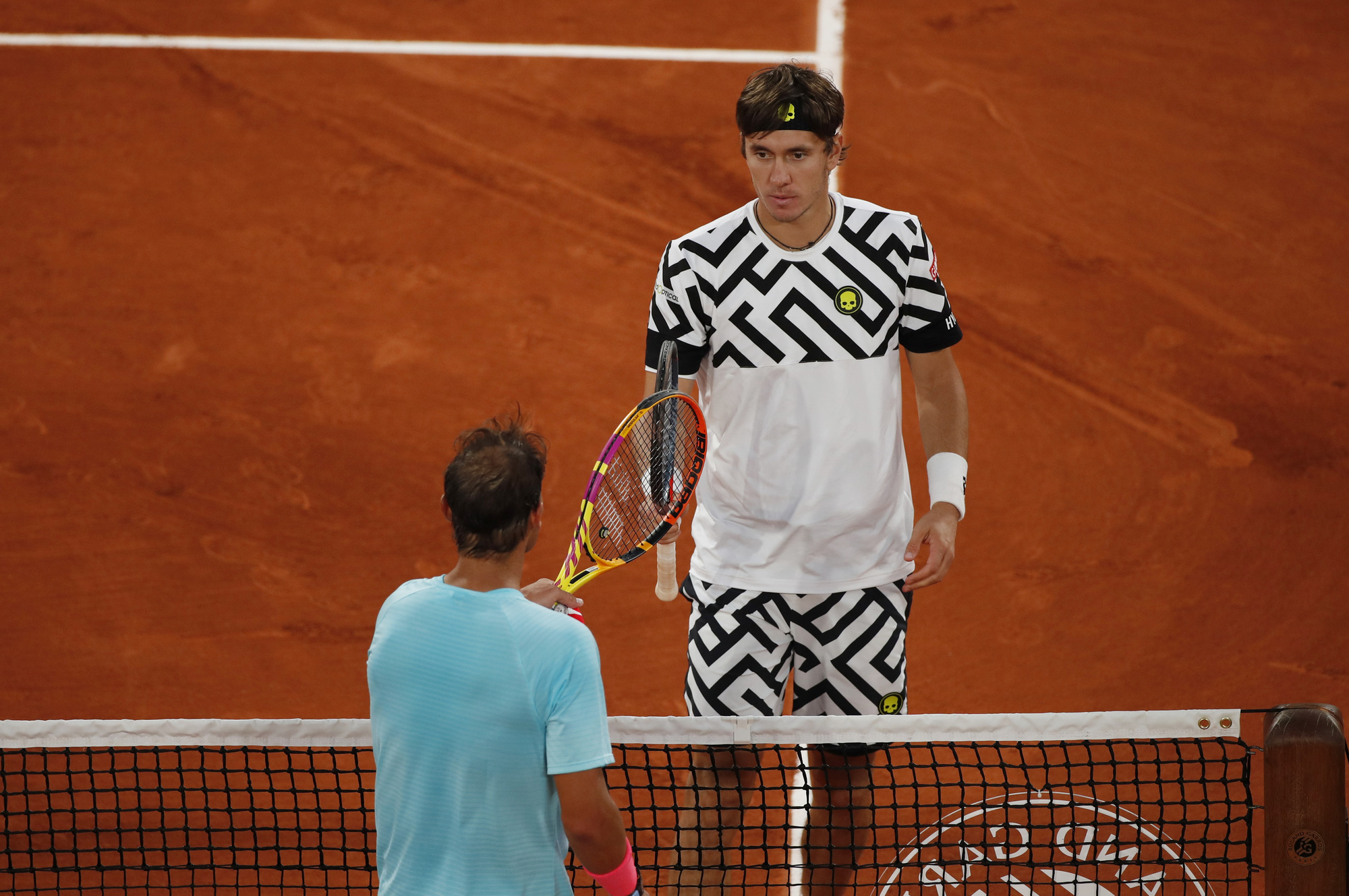 Clip Vua Rafael Nadal, Hoàng tử Dominic Thiem thắng dễ trận ra quân Roland Garros - Ảnh 4.